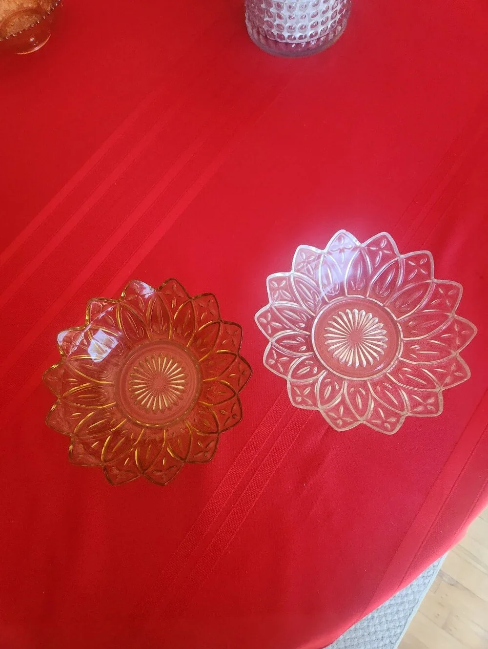 2 Vintage Federal Glass Starburst Sunflower Bowls Depression 8”